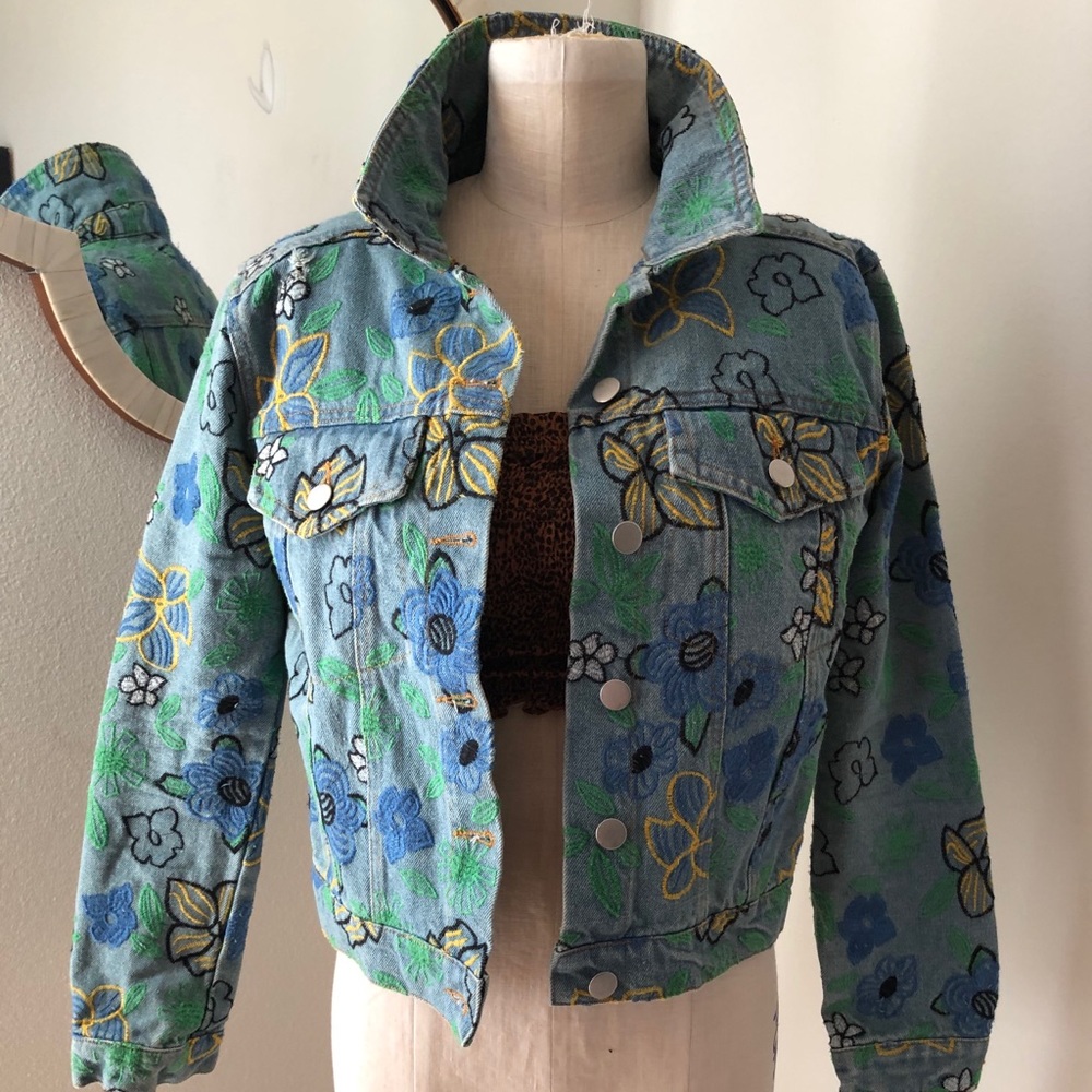 NWT UNIQUE URBAN EMBROIDERED DENIM JACKET